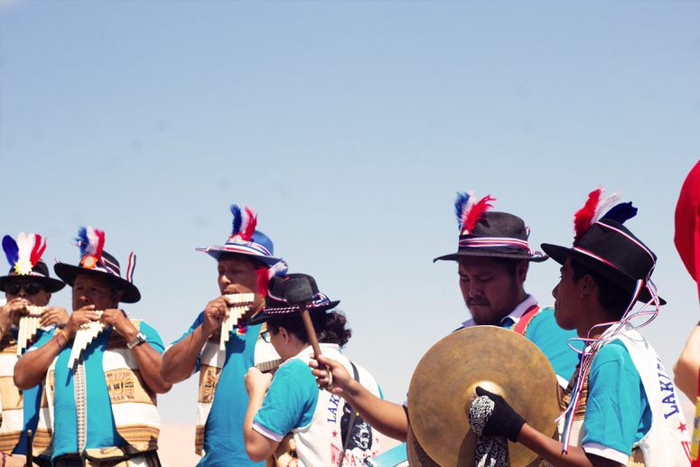 Tusco, Freddy, Saguara, Frodo, Ángelo y XXX (el niño) en el pueblo de Molino